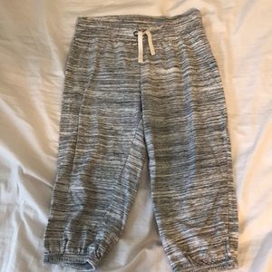 Gap kids grey capri joggers size 10